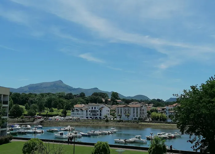 Grand Avec Vue - A Pied Apartment