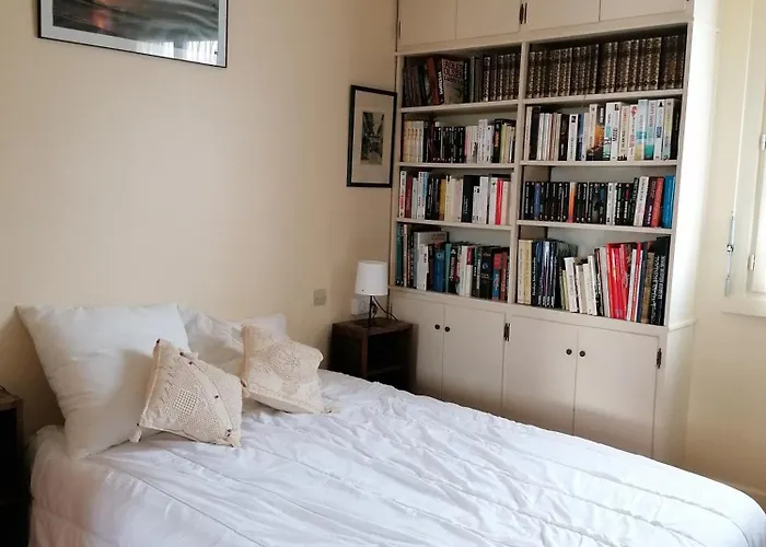 Grand Avec Vue - A Pied *