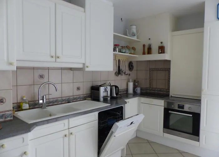 Grand Avec Vue - A Pied *