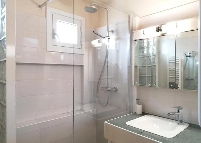 Grand Avec Vue - A Pied *